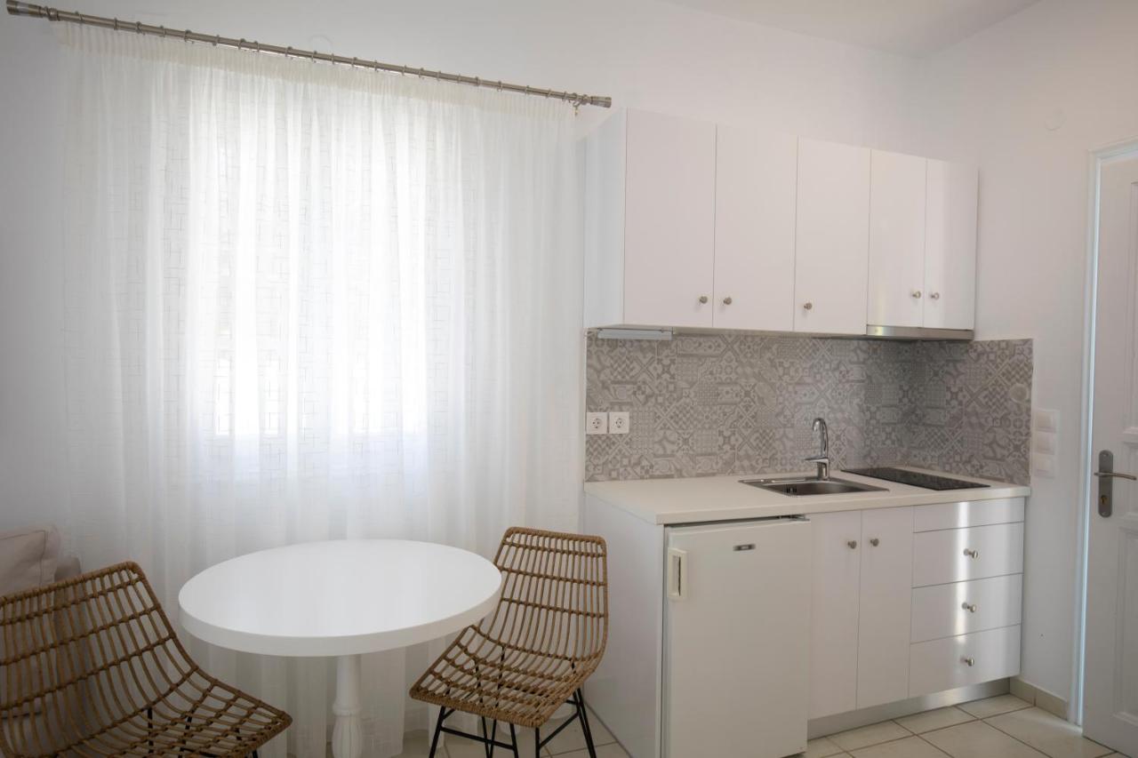 Eutuxia Rooms & Studios Аполония Екстериор снимка
