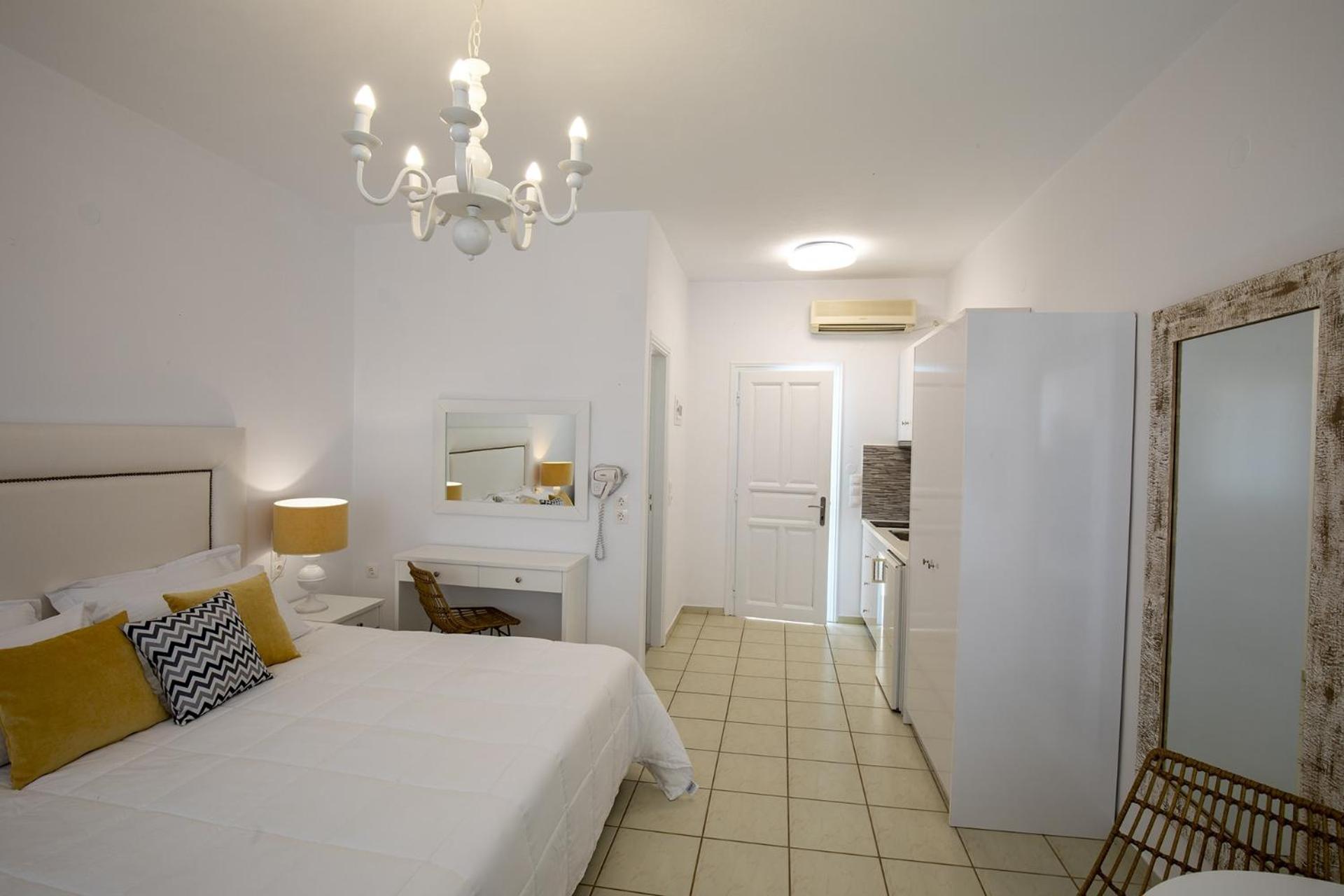 Eutuxia Rooms & Studios Аполония Екстериор снимка
