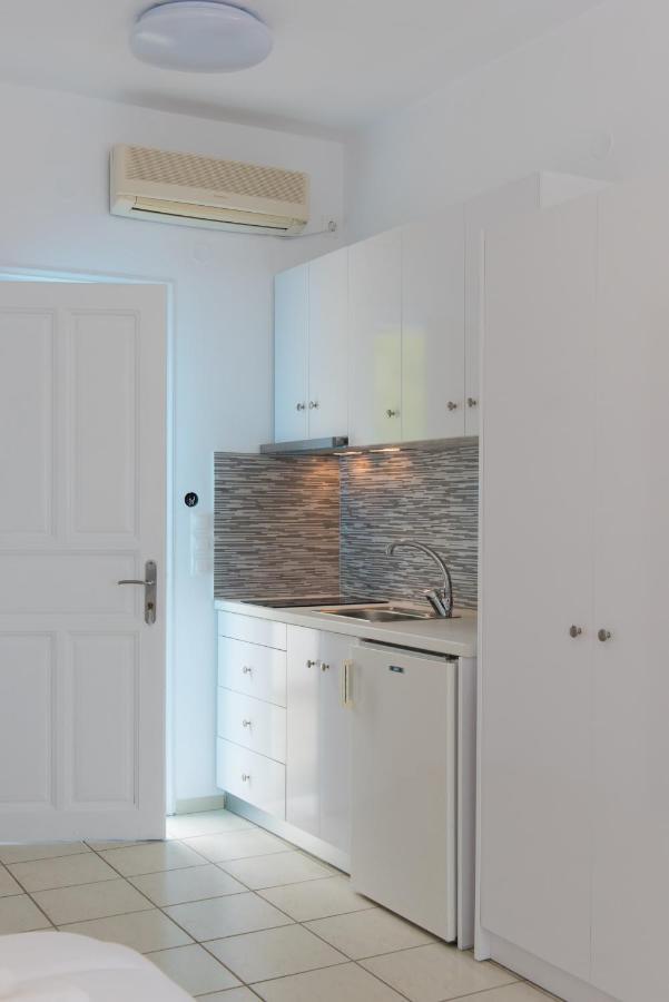 Eutuxia Rooms & Studios Аполония Екстериор снимка